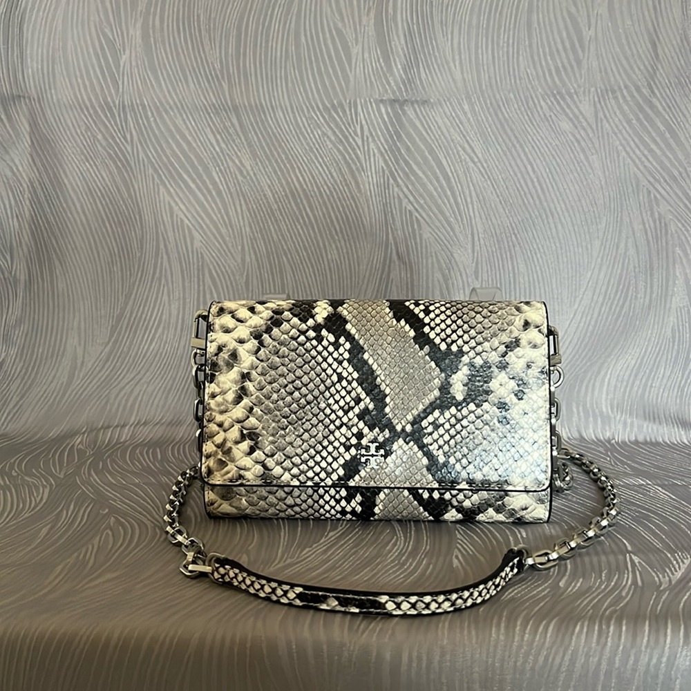 Tory Burch Robinson Leather Crossbody Chain Wallet